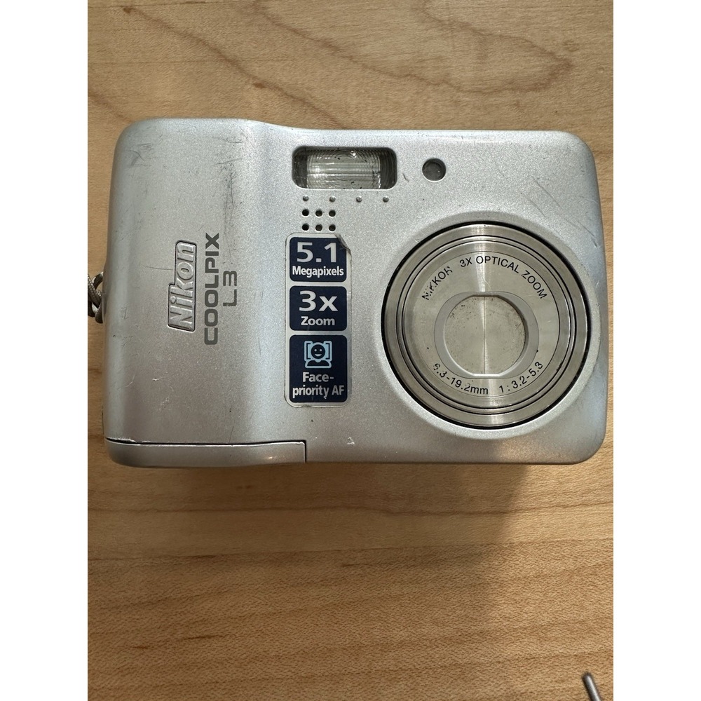 Nikon COOLPIX L3 5.1MP Digital Camera Silver - TESTED